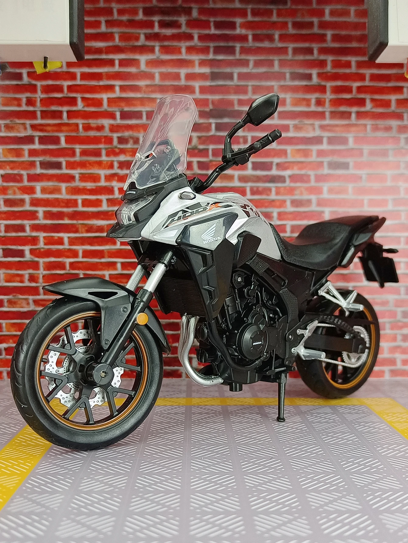 

CCA 1:12 моделирование Honda CB400X модель мотоцикла украшения ручной работы амортизатор рулевое управление автомобиля подарок на день рождения тонкое качество изготовления