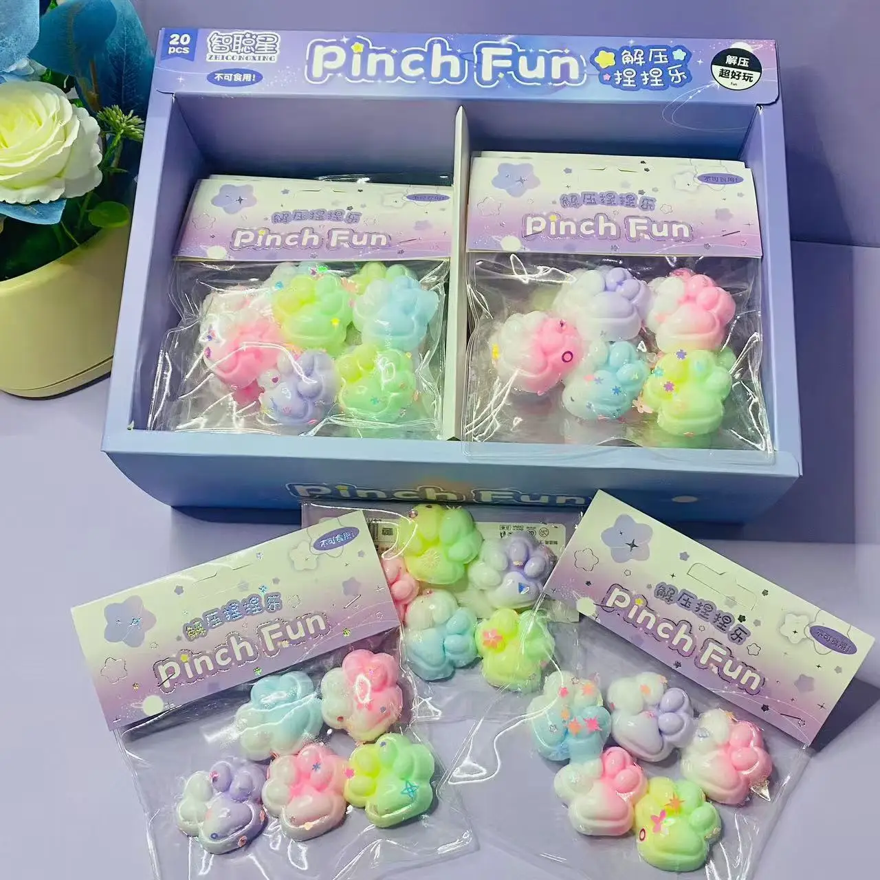 5Pcs/1 Beutel Gradienten Mini Pailletten Katze Pfoten Prise Weiche Langsam Rebound Spielzeug Transparent Kristall Katze Pfote Nette Squeeze Stress Relief Spielzeug