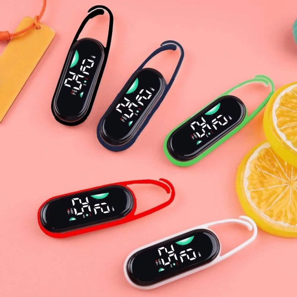 ساعة معلقة إلكترونية LED محمولة بشاشة عرض رقمية ساعة جيب على شكل جيب مقاومة للماء وساعة جيب مضيئة