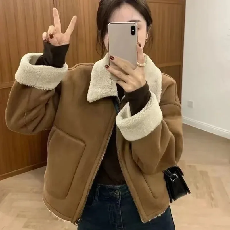 Retro Loose and Warm Lamb Wool Jacket Women's Zippered Casual Top Contrasting Colors  Autumn/winter New Korean Version Lapel