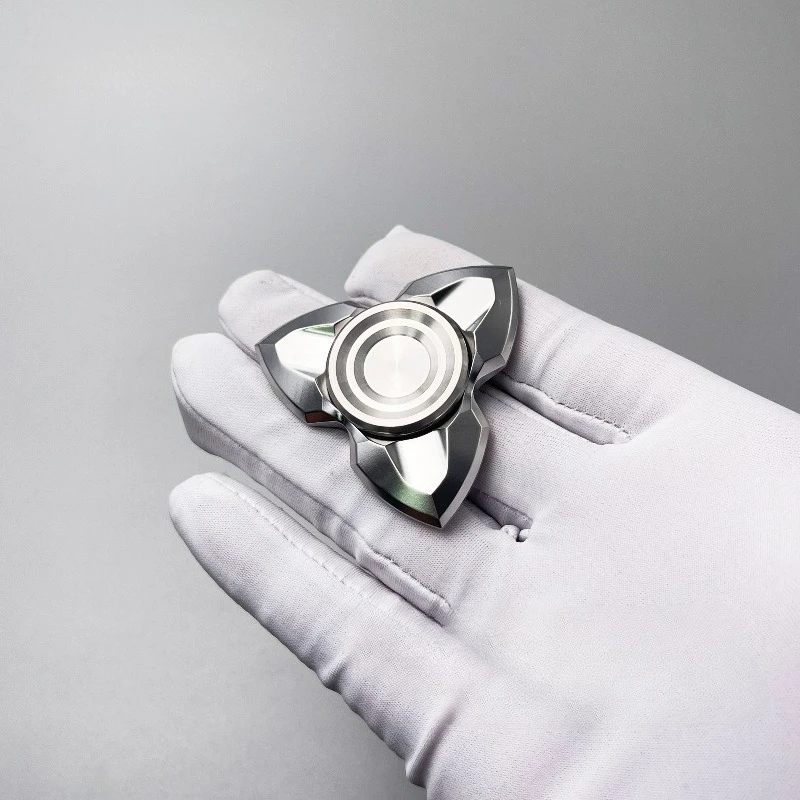 Apache EDC Mecânico de Aço Inoxidável Brinquedo de Descompressão Angular Craft de Três Páginas Giroscópio na ponta do dedo