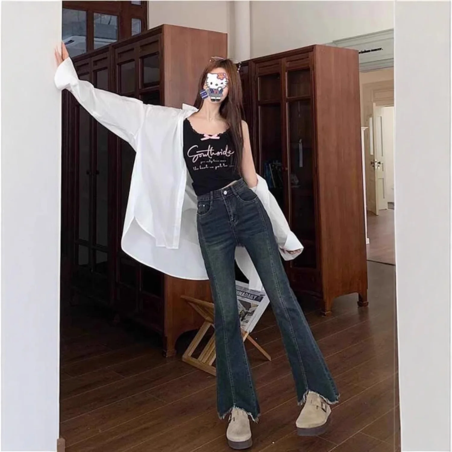 

Asymmetrical frayed hem women's micro-flare jeans for plus-size women, American retro style, stretchy, drapey, slim-fit