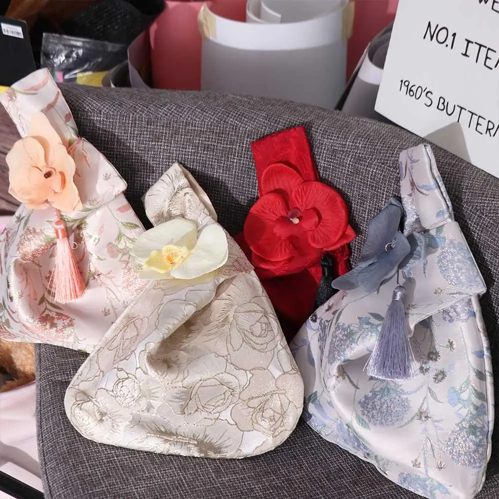 

Orchid Flower Tassel Knot Wrist Bag Temperament Make Up Pouch Chinese Style Handbag Printing Wedding Candy Bag