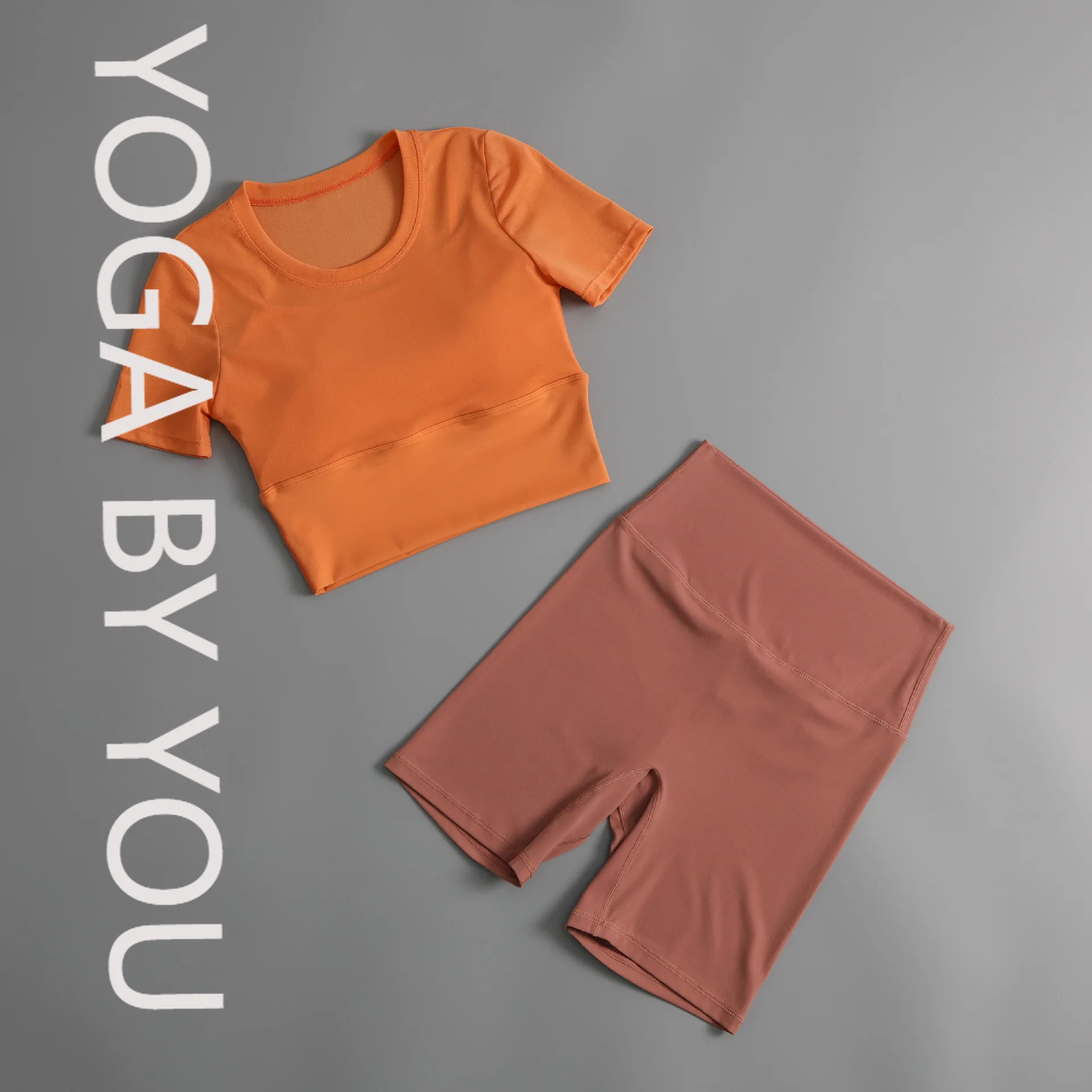 

Костюм для бега для фитнеса, женские летние модные быстросохнущие спортивные шорты для пилатеса, йоги, с короткими рукавами, новинка 2023 года