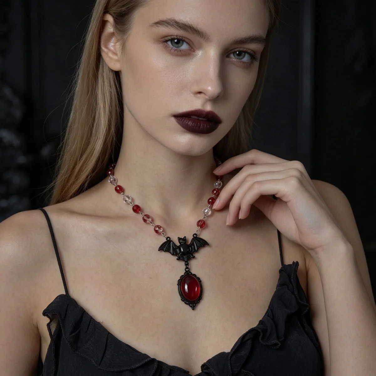 Kreative Gothic-Halskette mit rot-weißem Kristallperlen-Fledermaus-Anhänger für Damen und Herren, Halloween-Punk-Flugfledermaus-Choker, Cosplay-Party-Schmuck – Detail 11