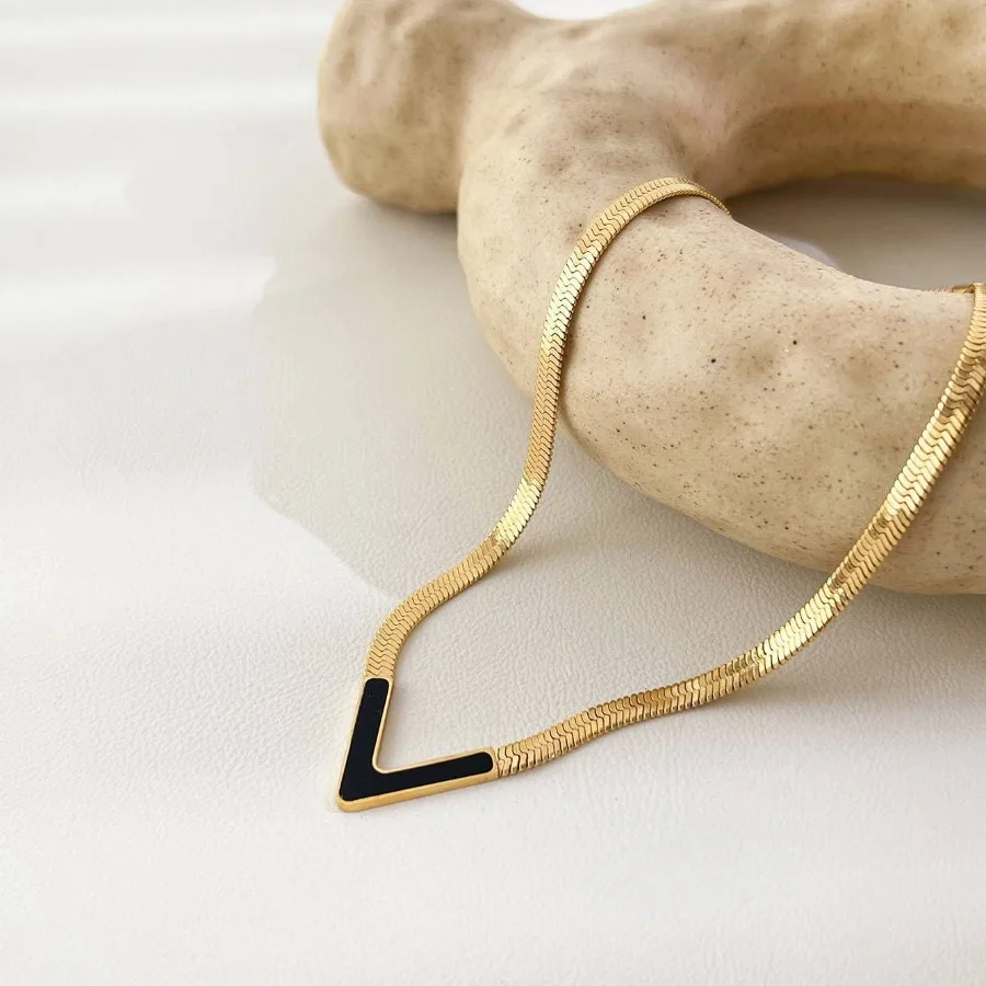 

Stainless Steel Vshaped Women's Neck Necklace Luxury And Highend Vneck Flat Collarbone Chain For Girls Stainless Steel 18K Gold