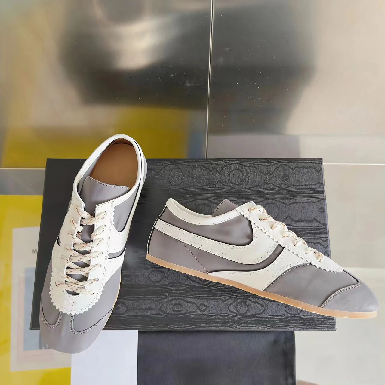 Picture 5: Unisex Nylon Leather-trimmed Sneakers Low-top Retro Shoes