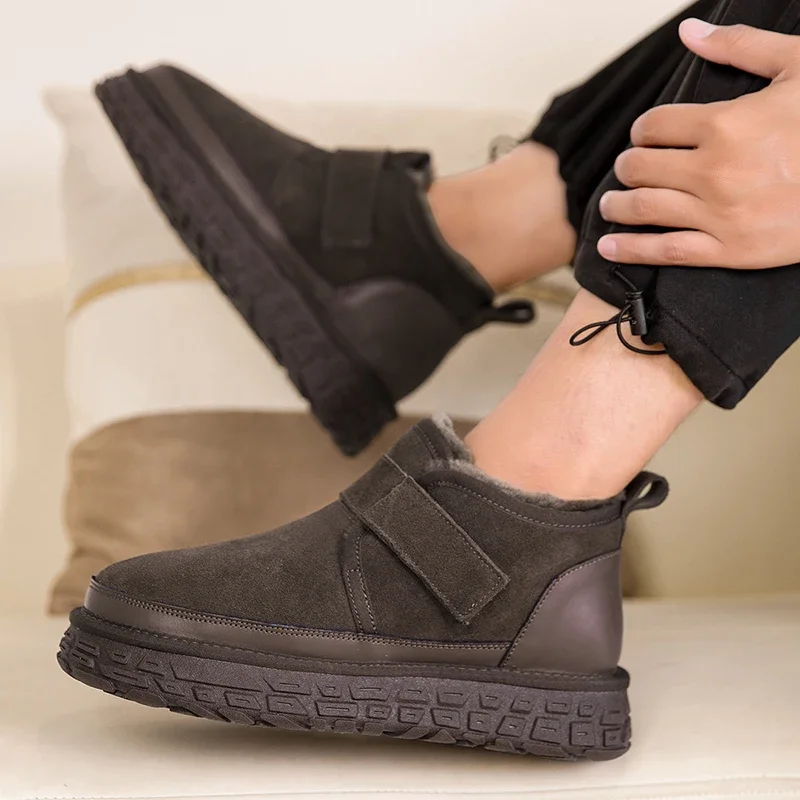 

Northeast Men's Winter Snow Boots Fleece Lined Thickened Warm Leather Fur Integrated Cotton Shoes for Men Outdoor Sneakers