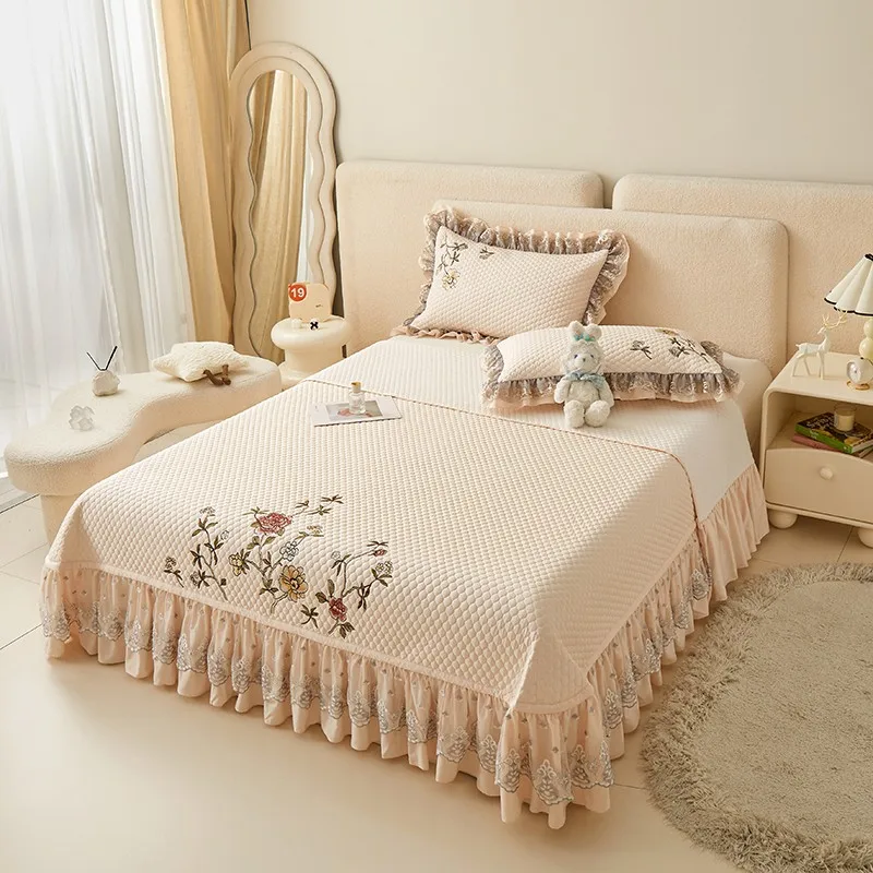 3Pcs Embroidered Chic Ruffle Summer Bed Coverlet Set Lightweight Ultra Soft 1Pc Quilted Bedspread 2Pcs Pillow shams