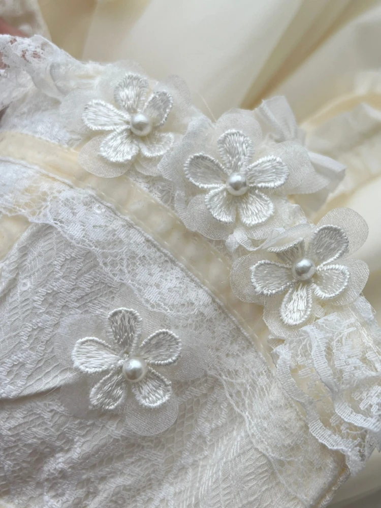 2025 الحلو موضة العاج الدانتيل لوليتا زلة فستان القوس حجر الراين تكدرت عالية الخصر فستان قصير للحفلات ملابس أنيقة غير رسمية