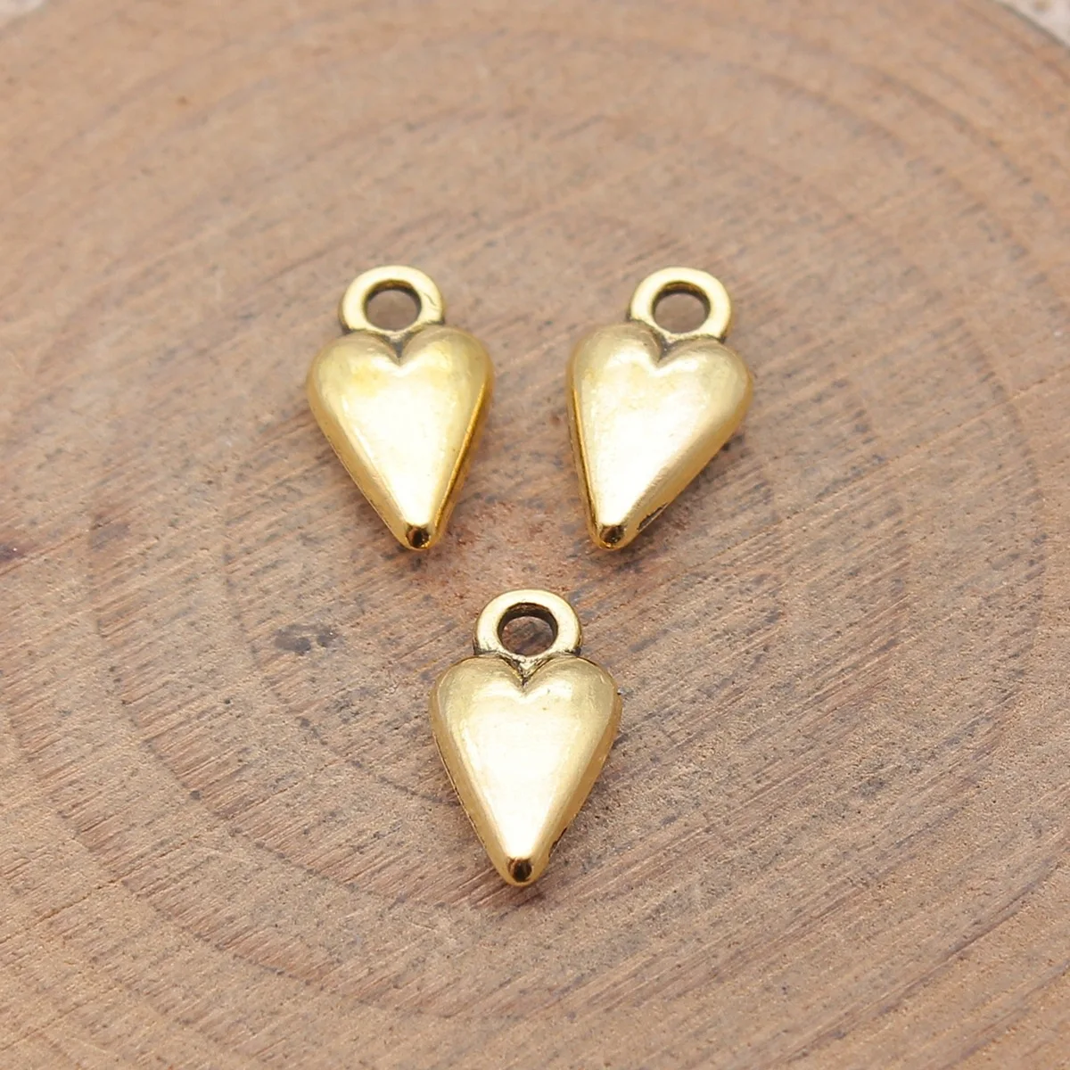 40 Stück 13 x 7 mm (0,51 x 0,28 Zoll) Herzanhänger in 4 Farben für die Herstellung von handgefertigtem Schmuck