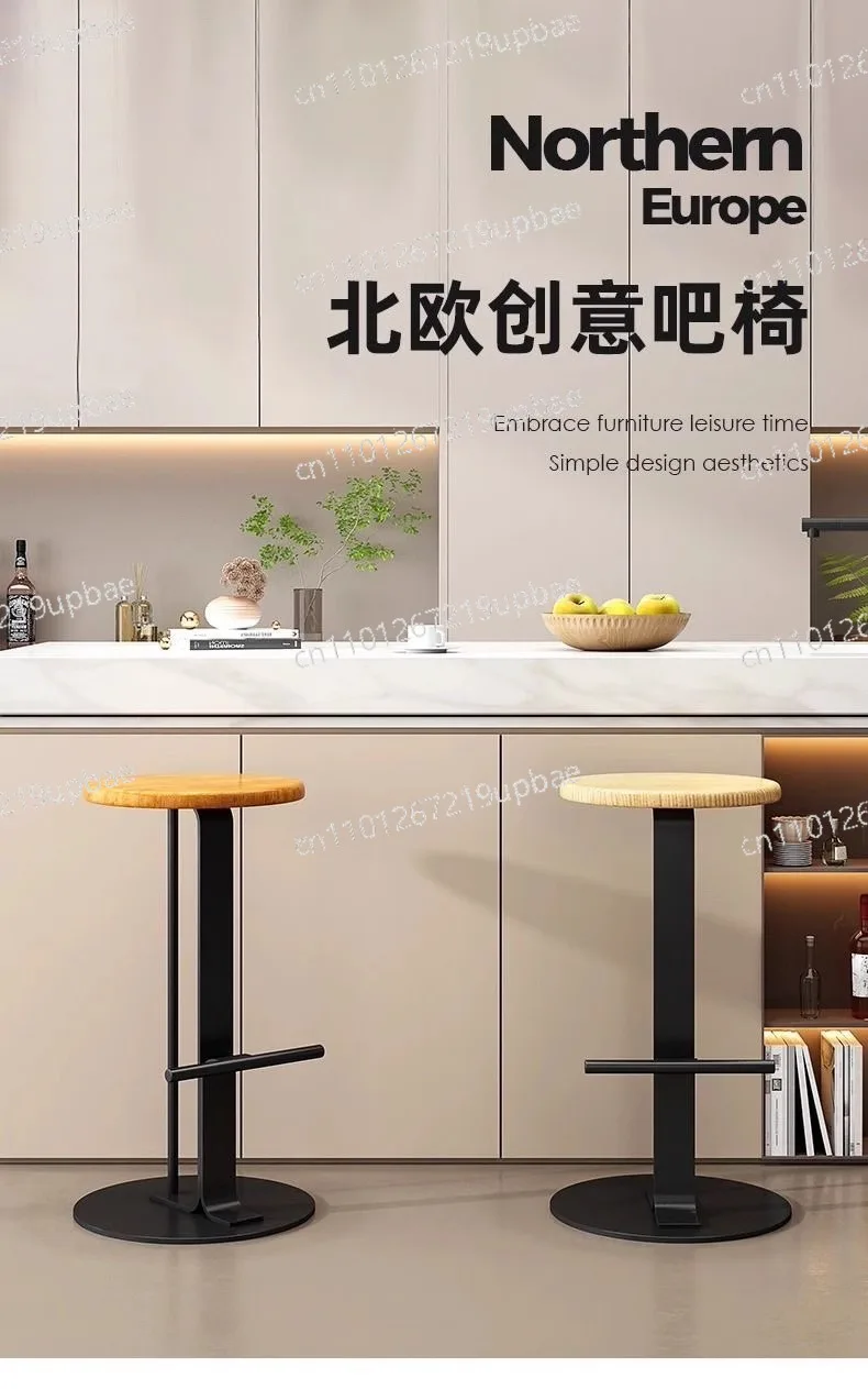 

Мебель для домашнего бара ресторанного класса, обеденные стулья из массива дерева и железа с регулируемой высотой, широким сиденьем и столешницей.