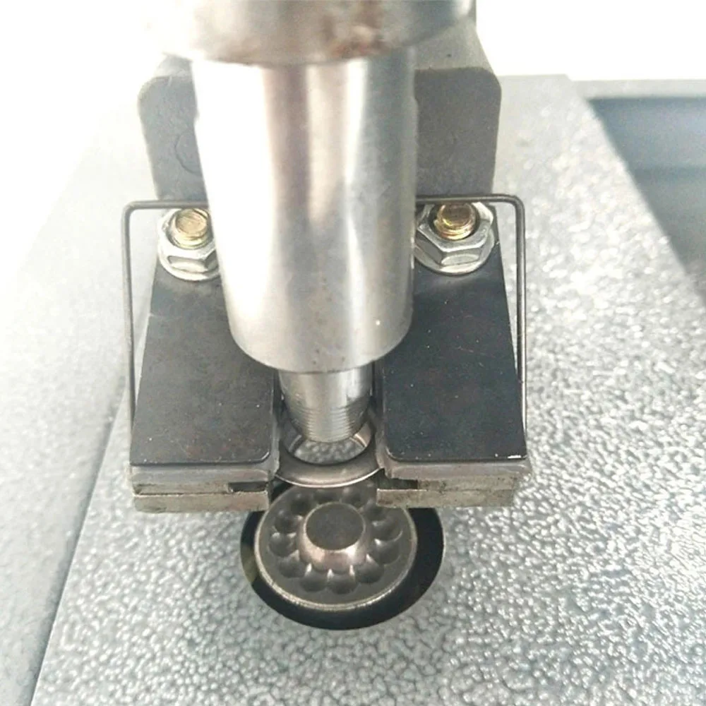 Factory Supply Portable Semi-automatic Eyelet Machine with Different Sizes 5.5mm-12mm Advertising Material Buttonhole Machine