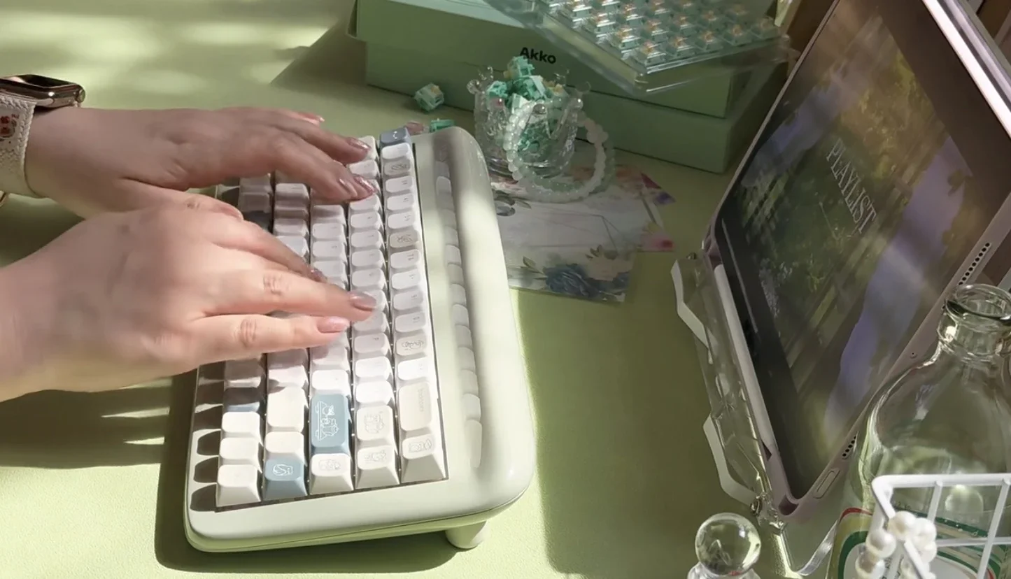 

Matcha little frog keycaps theme original keycaps personality sublimation peripheral keyboard keycaps