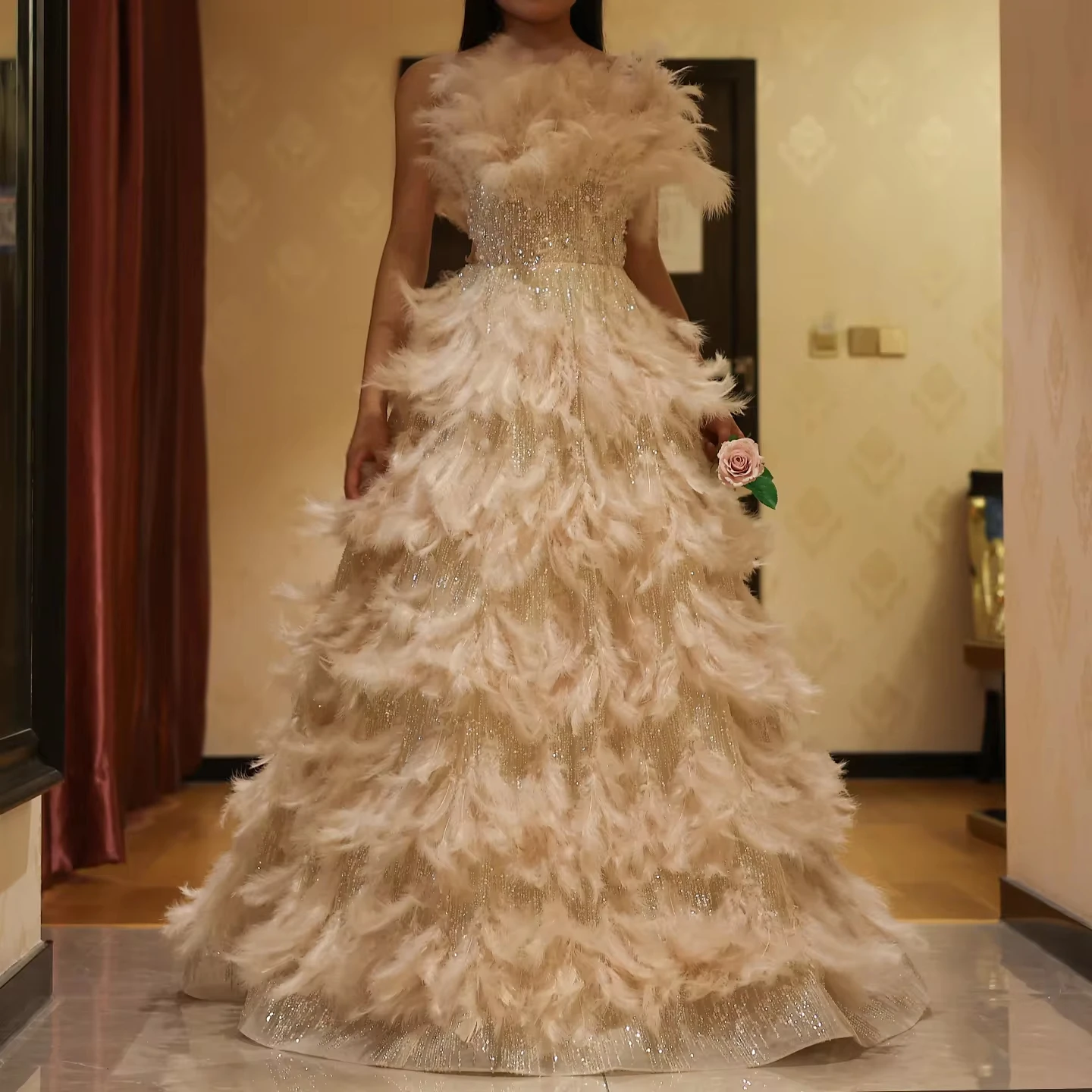 

Luxury Feathers Princess Crystal Organza Ball Gown Cream Evening Dress for Women Wedding Engament Party Dress SZ532