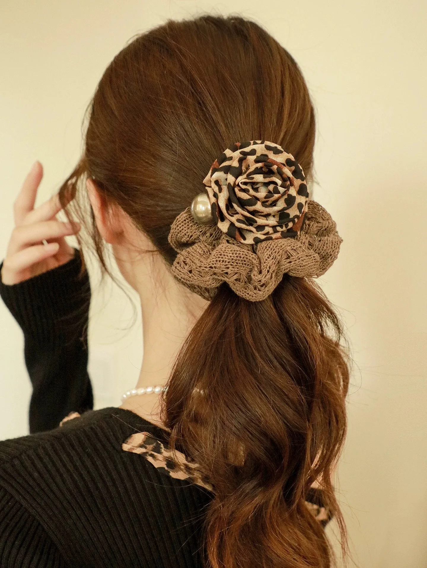 

1 шт., осенне-зимняя высококачественная повязка для волос с леопардовым принтом, винтажная пряжа, жемчужная резинка для волос, хвост, веревка для волос, аксессуар для волос