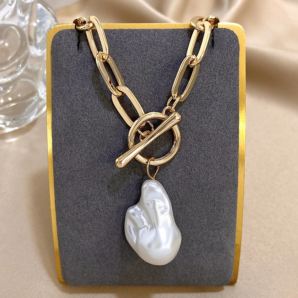 Chunky Women's Necklace Big Irregular Imitation Big Pearl Pendant Necklace Statement Golden Alloy Thick Chain Fashion Jewelry
