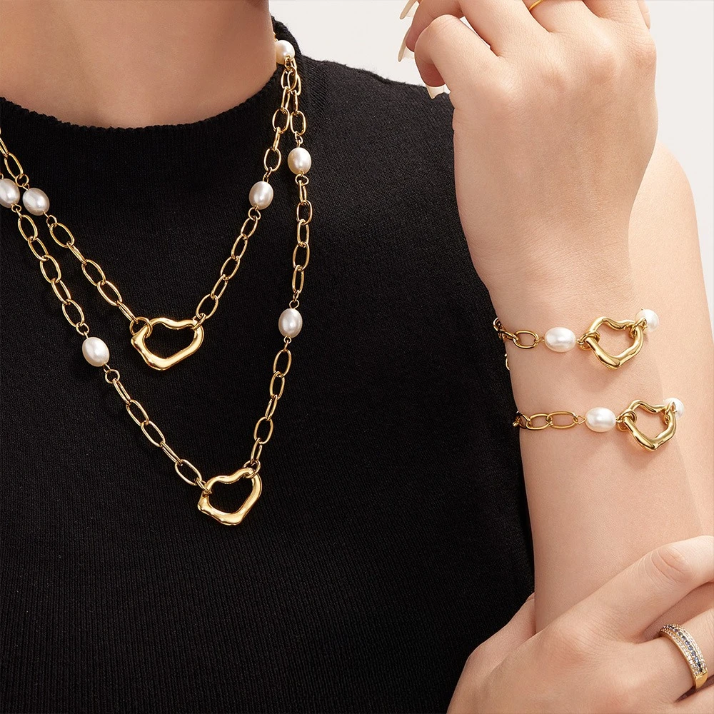 

Women's Stainless Steel Pearl Chain Heart Necklace Bracelet Set gold tone sweet and cool Fashion Elegant birthday Gift