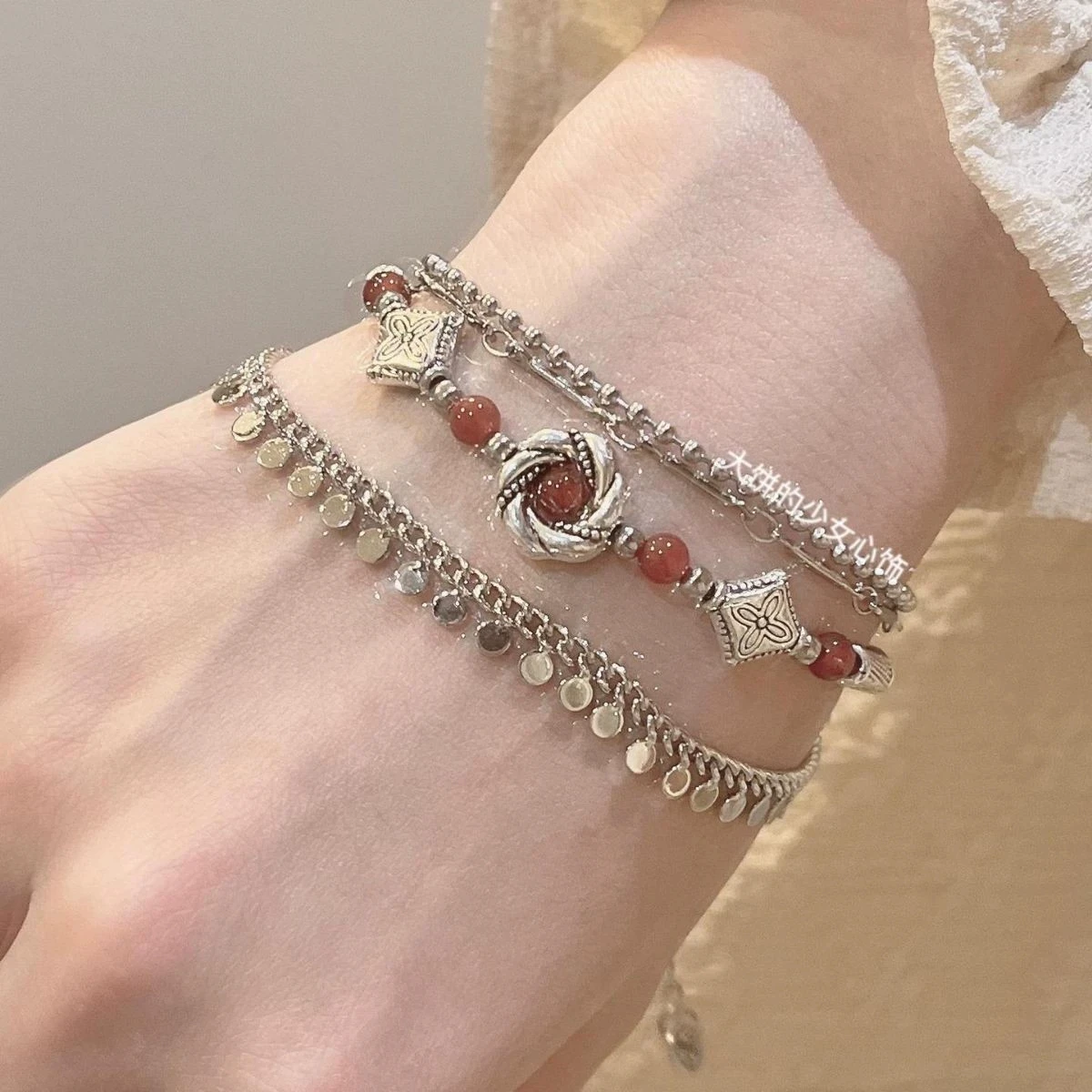 Pulseira Étnica Boho Multicama - Ethnic Fashion Shoot avaliação e preço