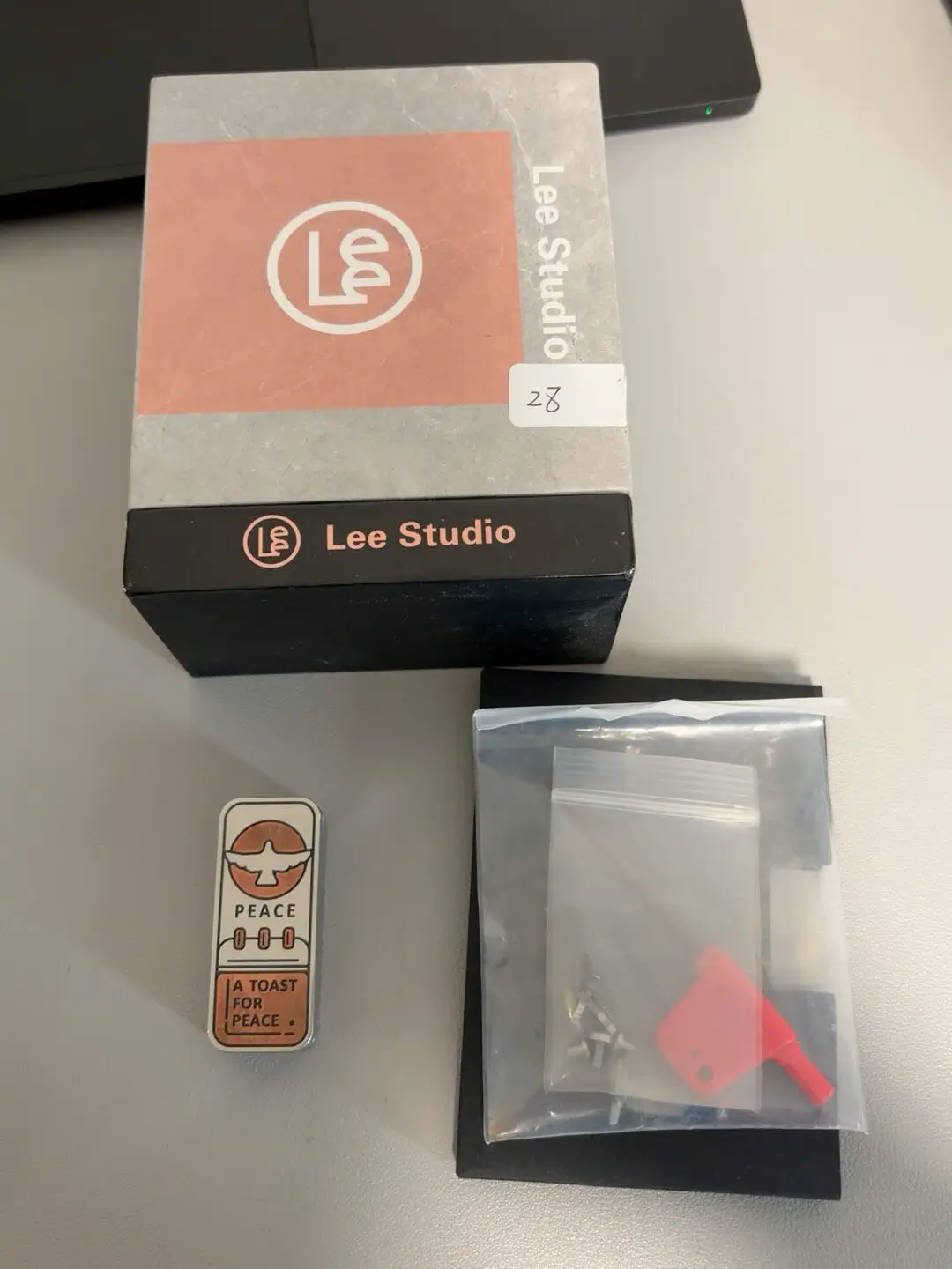 Lee edc PEACE mechanical push card Lee