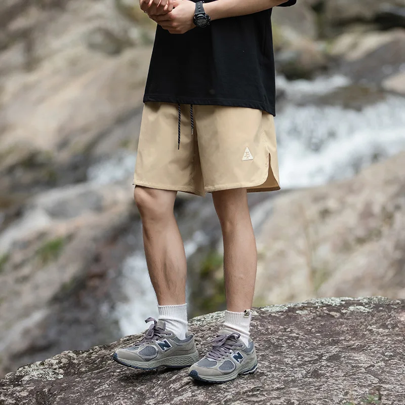 Men's Summer Bermuda Shorts Embroidered Split Leg Casual Sports Shorts Five Quarter Loose Fit Beach Streetwear Short Pants