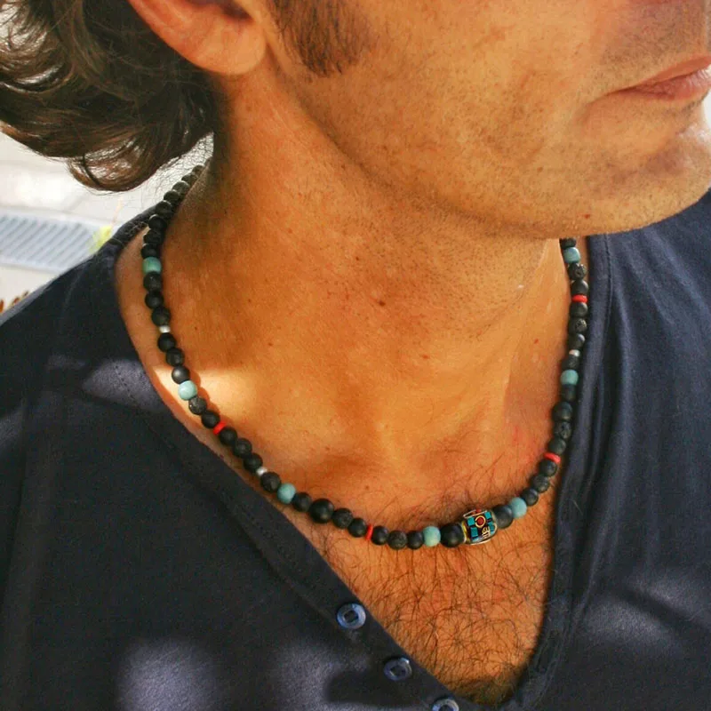 collar-de-surf-para-hombre-con-cuentas-de-nepal-perlas-negras-y-conchas-de-coco