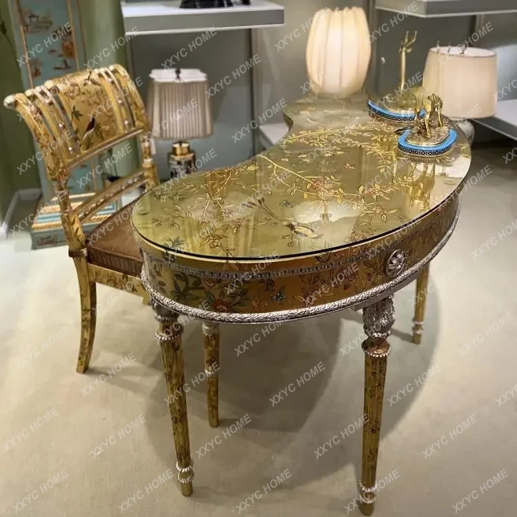 

Французская роскошь, красота, золотая и серебряная фольга, входная платформа с высокими ножками из массива дерева, окрашенная в виде цветов и птиц.