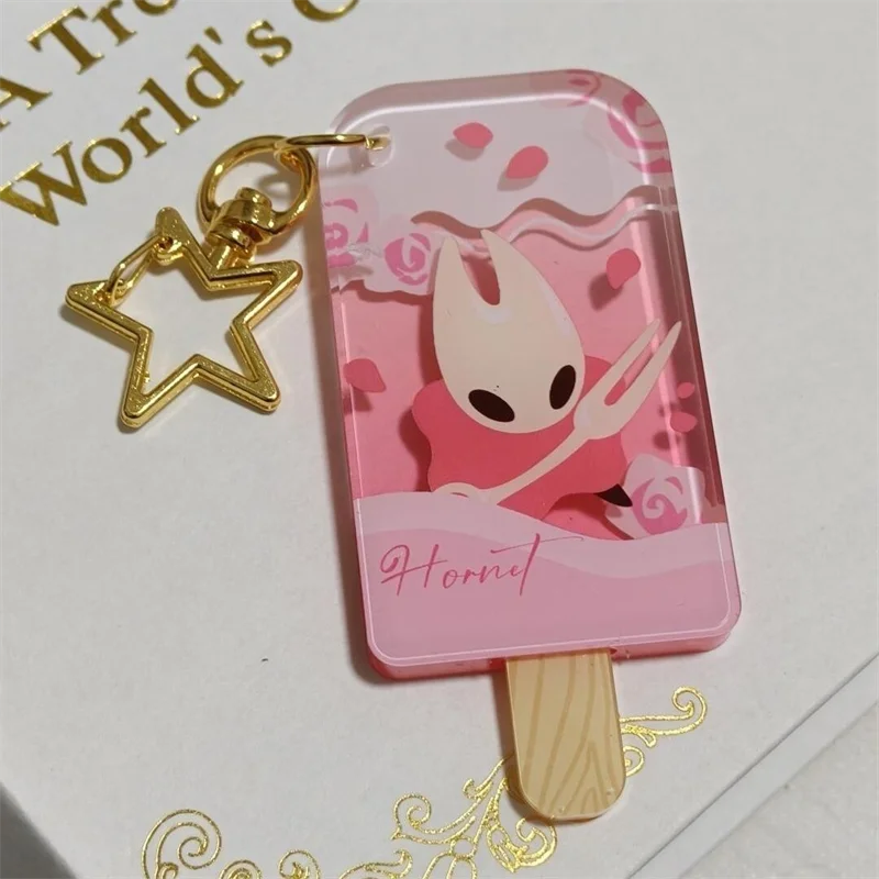 ゲーム ホロウナイト: シルクソング ホーネット グリム ワーム ピュア コスプレ キーホルダー アクリルキーリング オーナメント キーチェーン アクセサリー かわいい小道具