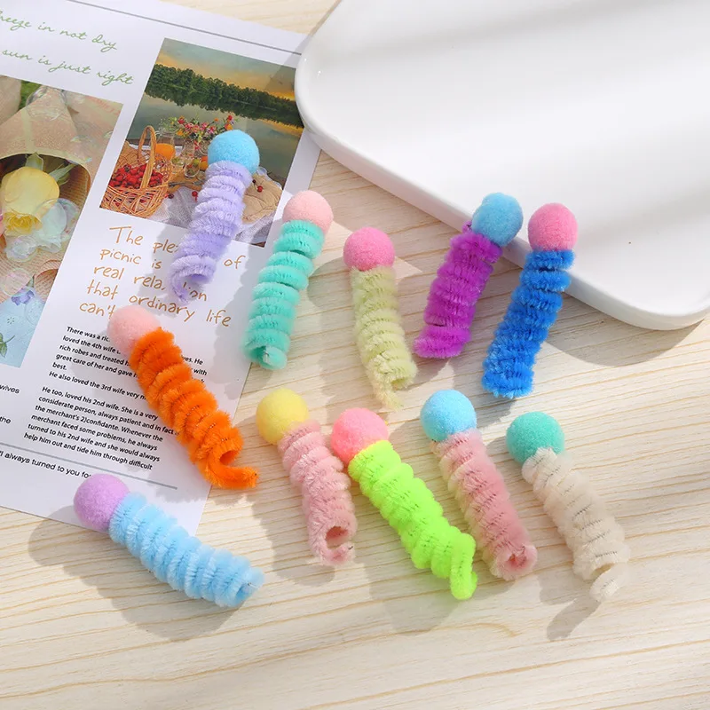 4-teiliges interaktives Twisted Rod Hairball Katzenspielzeug, zufällige Farbe, unverzichtbar für Katzenspiele