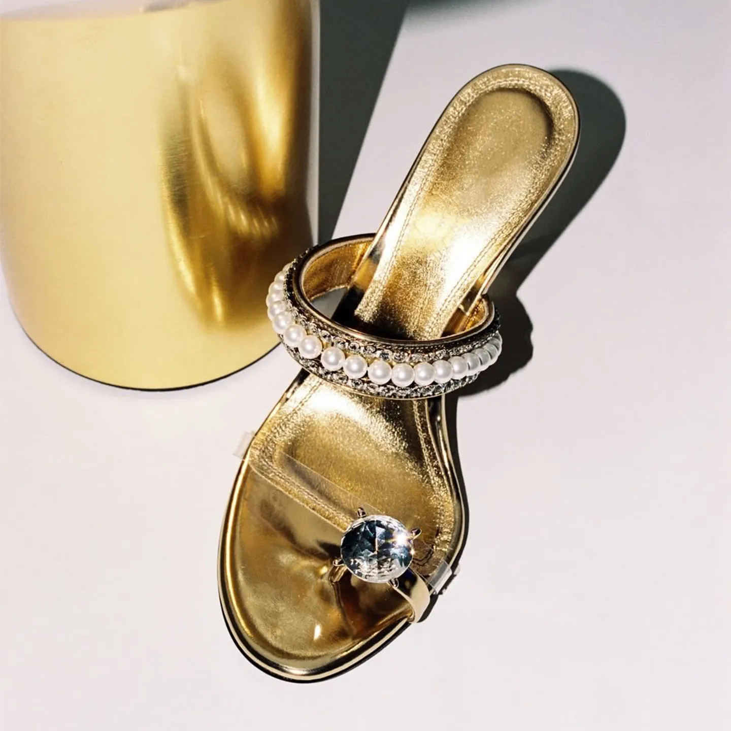 Golden Pearl Rhinestone Clip Toe High-heeled Sandals for Women, New Style with Round Toe and Open Toe, Personalized Sandals