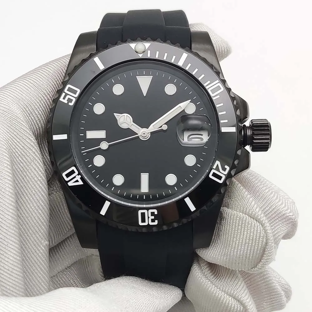 Zwarte aseptische wijzerplaat keramische bezel NH35 automatisch horloge waterdicht saffierglas rubberen band duikhorloge