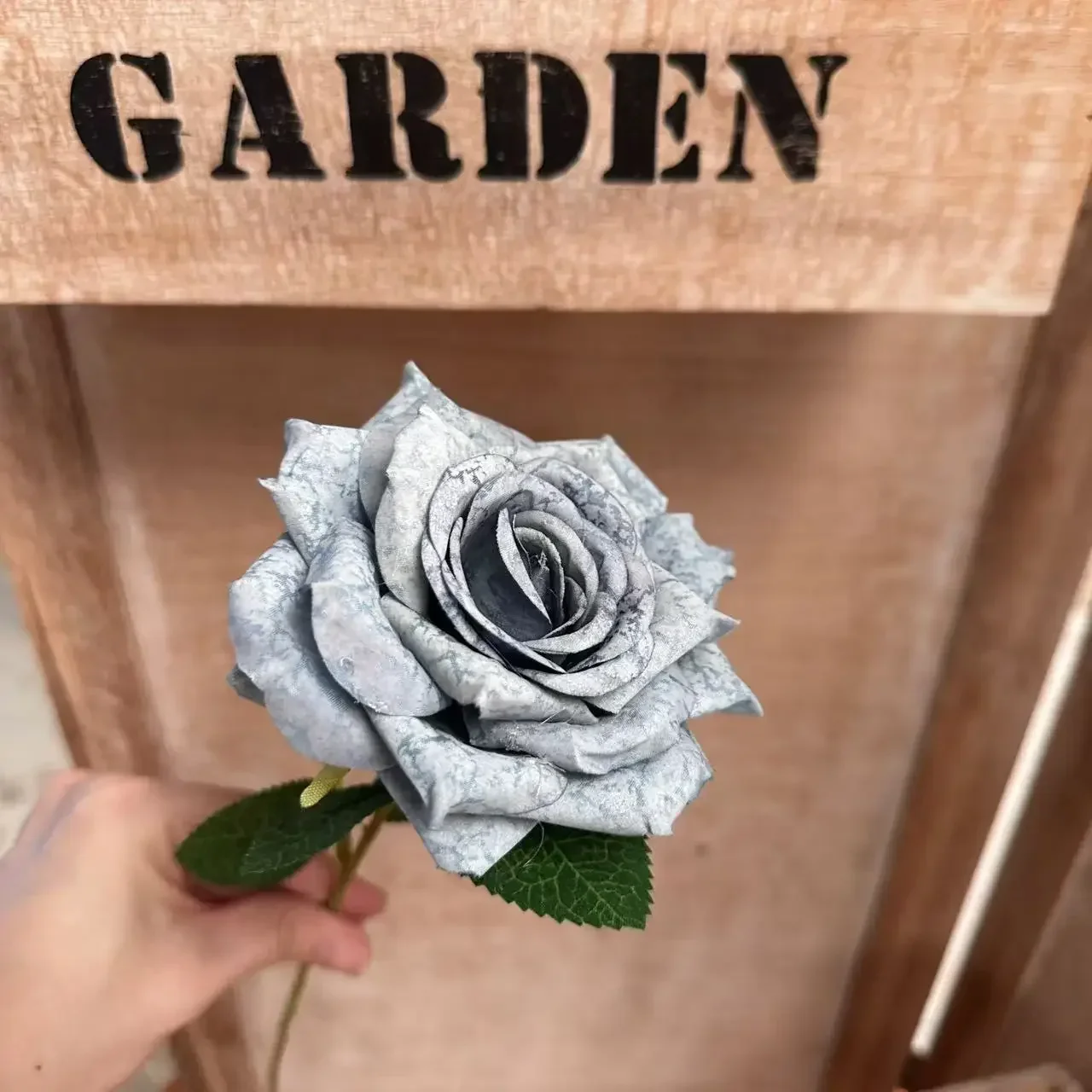 10/20 Stück Kunstblumen, Seidenrosen mit weißem, gewelltem Rand, Gartendekoration, künstliche Blumen, künstlicher Cappuccino-Rosenzweig, Kunstblume – Detail 6