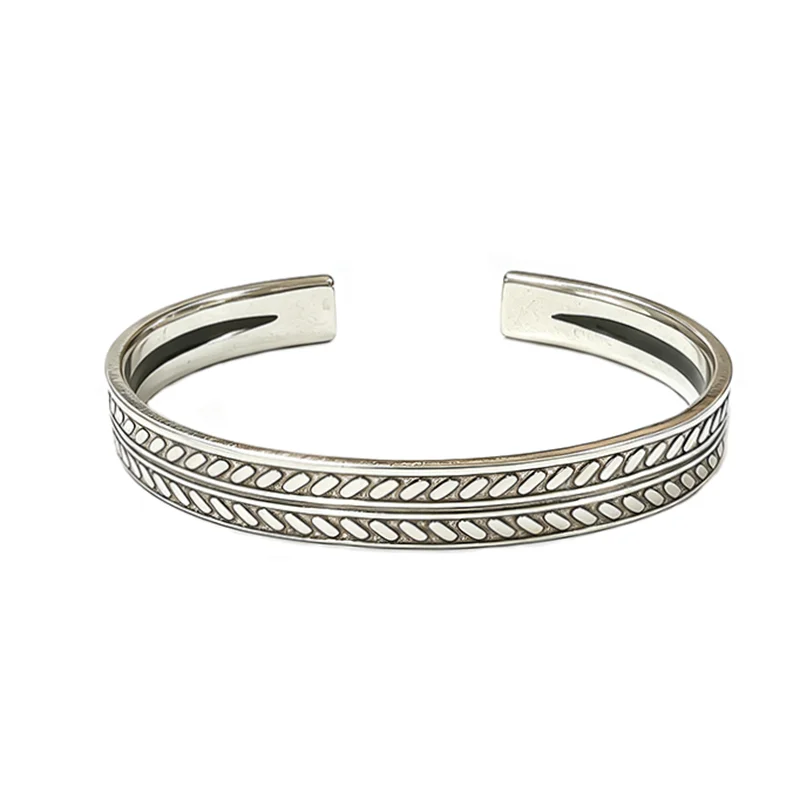 Neu eingetroffen: Vintage-Armreif in Silberfarbe mit Fischmuster, handgeprägtes, unregelmäßiges Armband für Damen und Herren, Vatertagsgeschenk – Detail 4