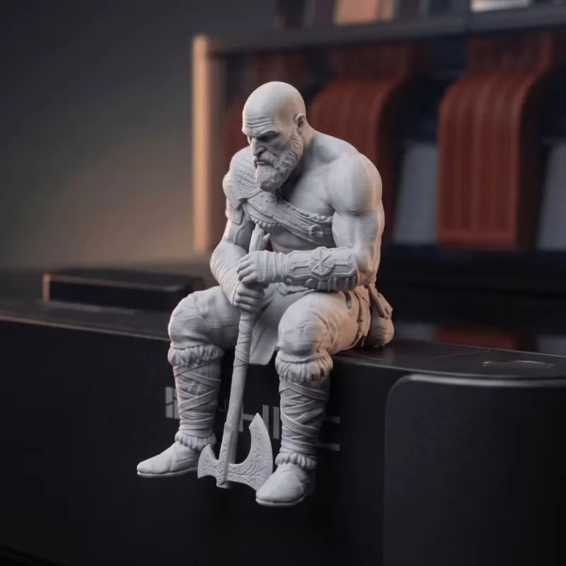 Eine einzigartige muskulöse nordische Kriegerstatue auf Sockel sitzend, und eine 3D-gedruckte melancholische bärtige Statue mit Axt. – Detail 5