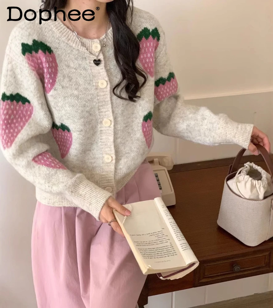 

Autumn New Sweet Girl Strawberry Jacquard Round Neck Knitted Tops Long-sleeved Sweater Cardigan Women 2024 New Knitted Cardigan