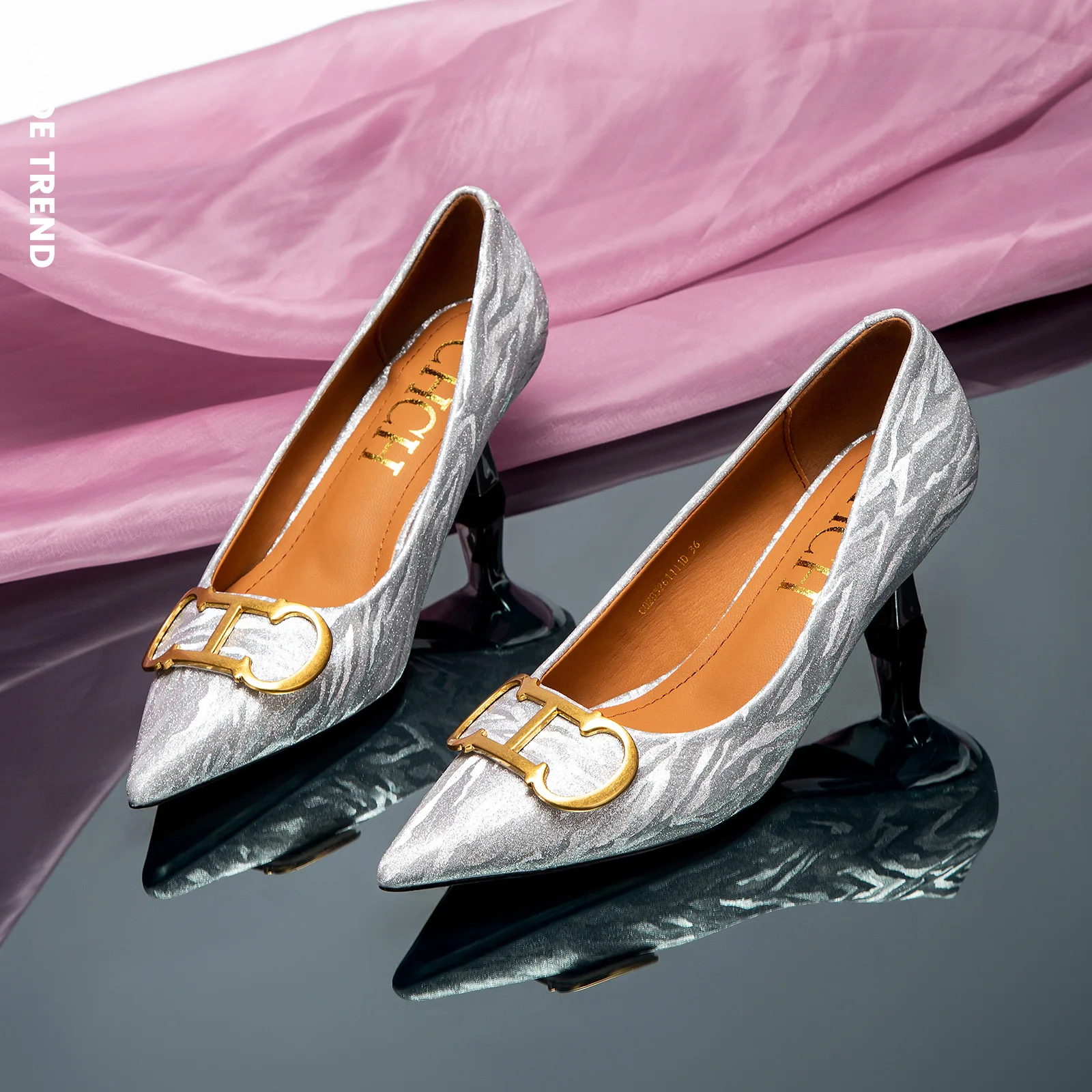 

French Style Pointed-Toe Pumps with Metal Buckle, Mid Heel Comfortable Dress Shoes for Women, Versatile Elegant Court Shoes