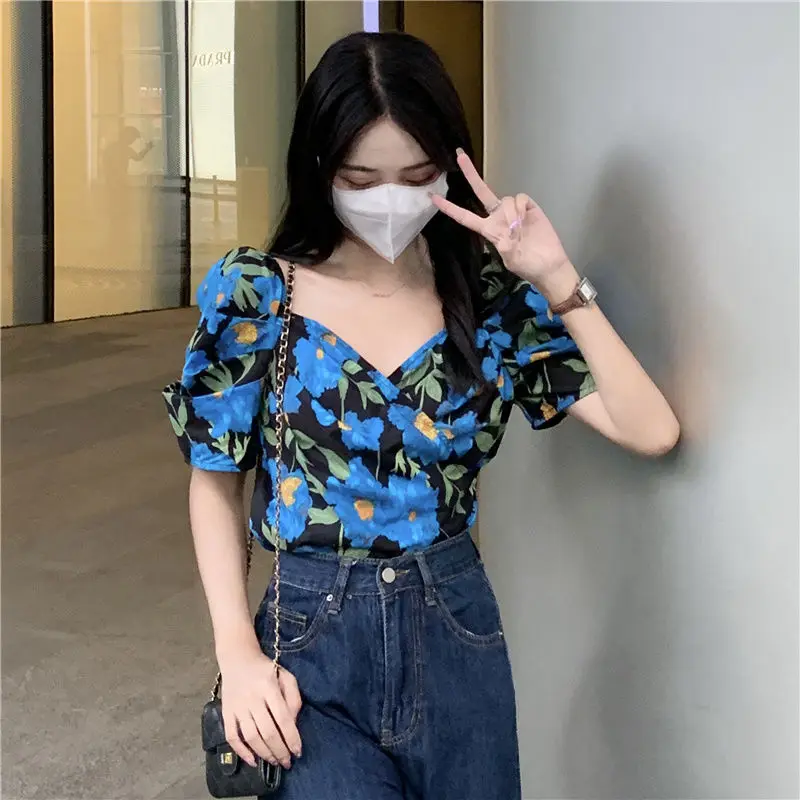 Casual Fashionable Square Neck Bubble Sleeves Shirt for Women\'s Summer New French Style Age Reducing Blue Floral Chic Short Top