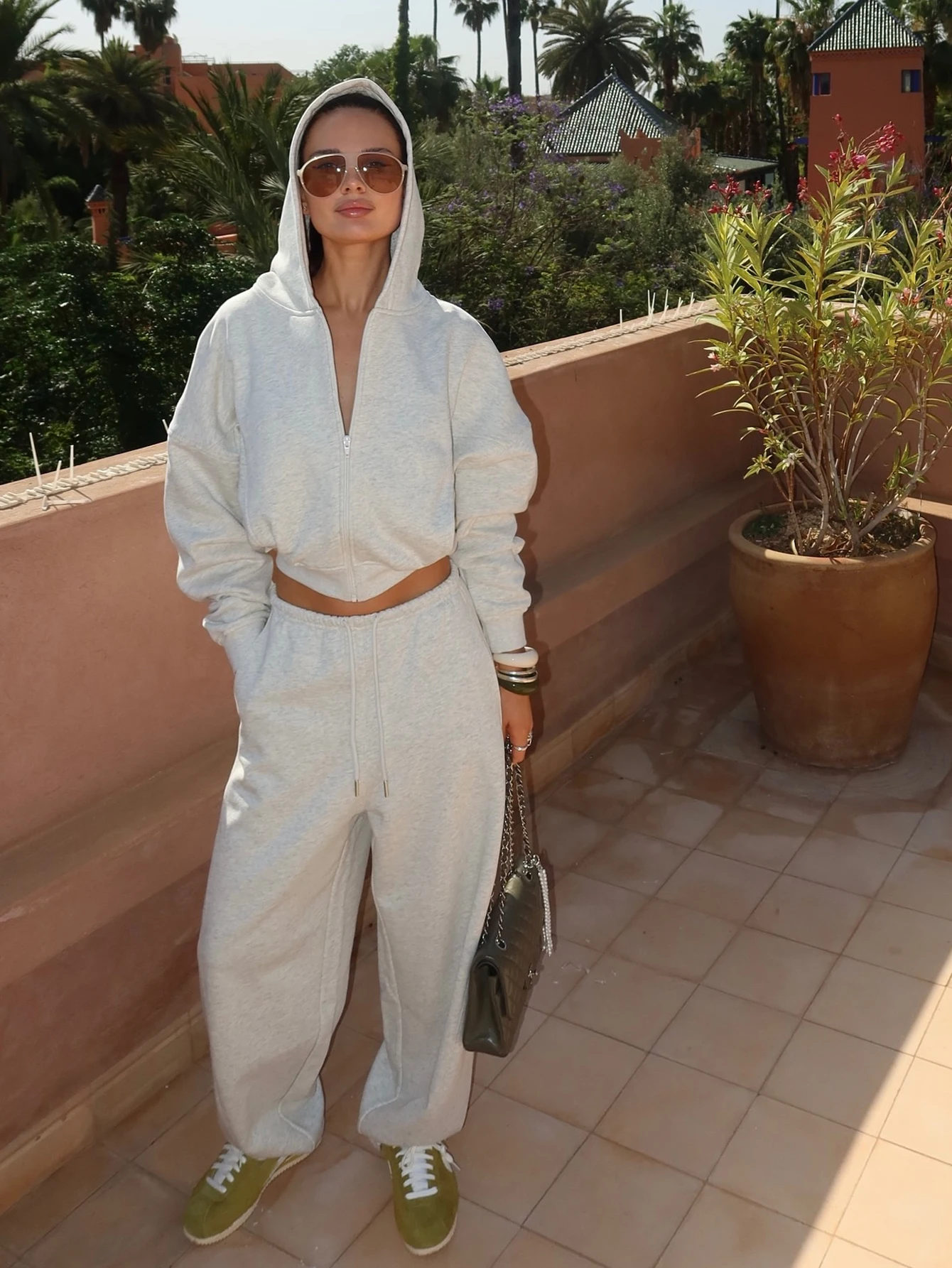 Lässiges, warmes, einfarbiges Damen-Set mit Kapuzenpullover und Jogginghose mit Reißverschluss vorne, Herbst-Winter-Mode, bequem und stilvoll