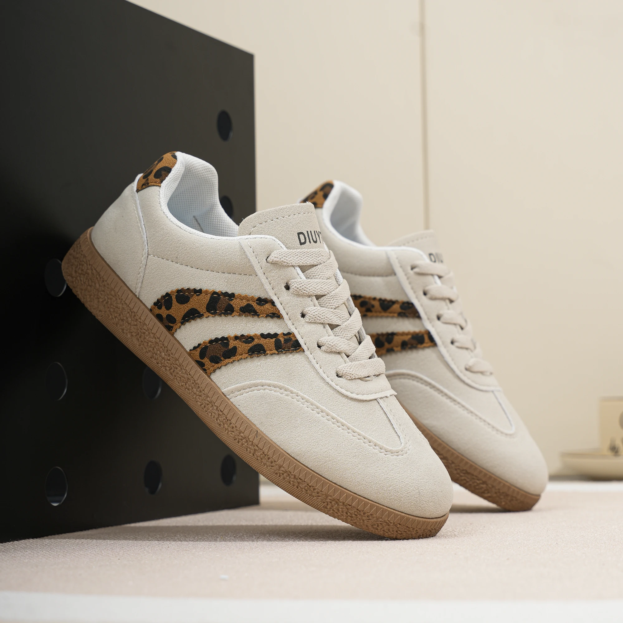 2026 Sommer Leopardenmuster Gestreifte Damenschuhe, Größen 35-44, Modische Paar-Sneaker mit dicker Sohle, Trendige Damen-Laufschuhe für Studenten, Outdoor-Sport und Freizeit – Detail 9