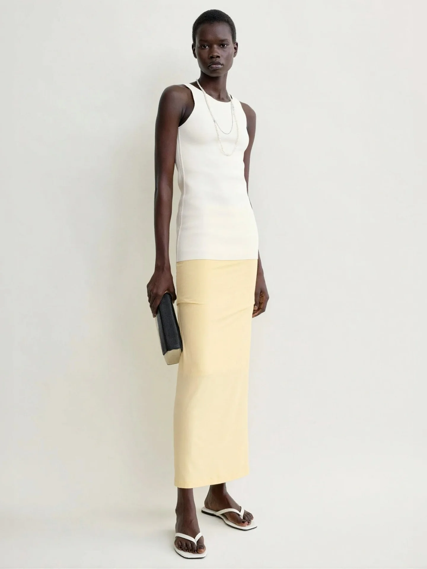 Maxdutti Minimalist Yellow Knitted Women's Skirt Woman Clothing Faldas Skirt Slimming Personality Midi Half Skirt For Woman 2026
