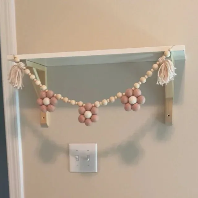 Bohemian Handmade Wooden Bead Garland, Felt Daisy Tassel, Home Wall Decoration, Children's Room Hanging Decoration, Shelf and Fireplace Decoration Hanging Ornament