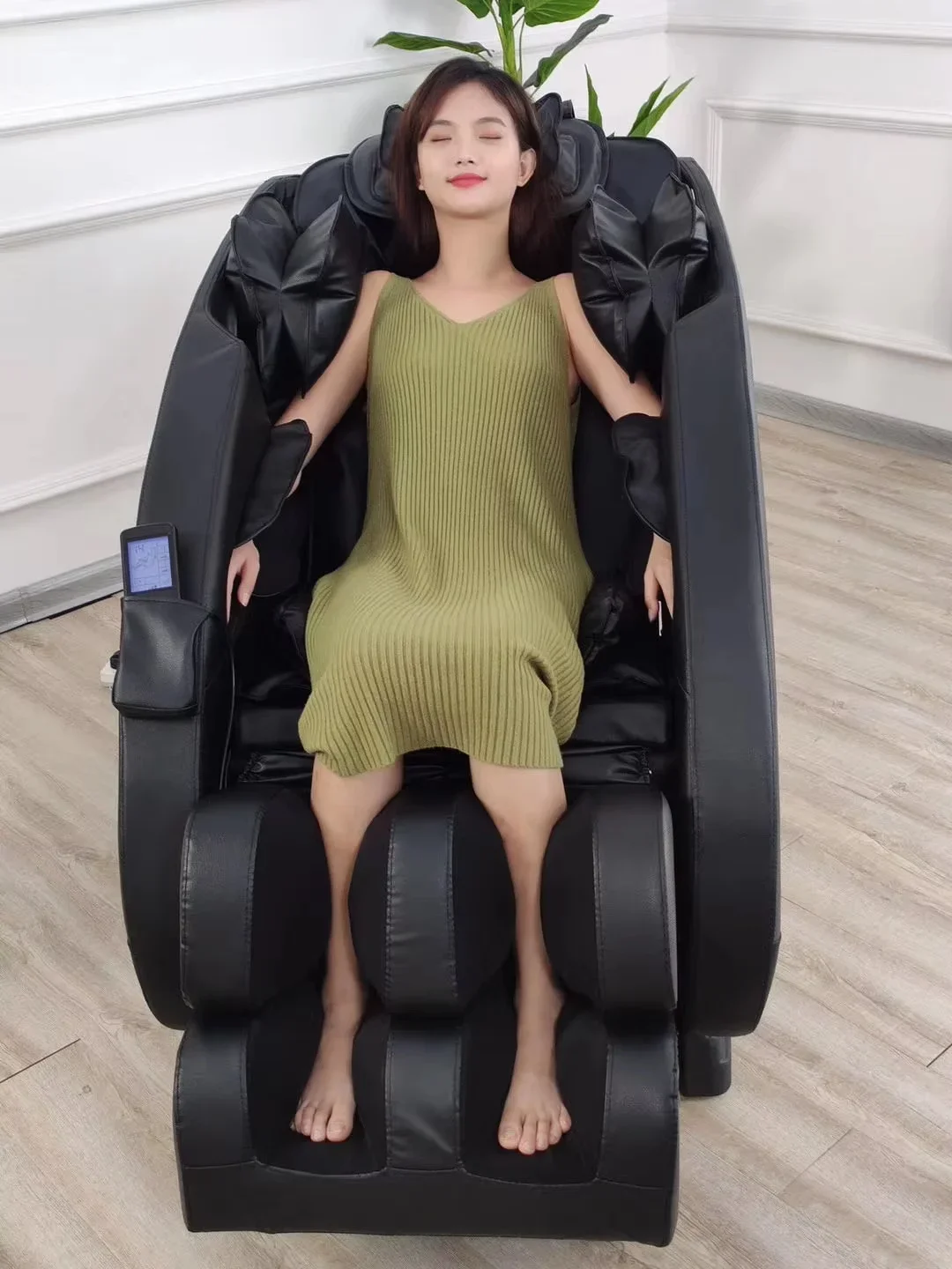 2026 Cheap Zero Gravity Home Use Massage Chair MC34 Black 3D Full Body Massage Chair