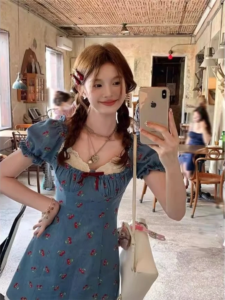 Vestido A-Line de Verão com Mangas em Camadas Azul Retro, Decote Quad, Cintura Ajustável, Estilo Doce de Campo