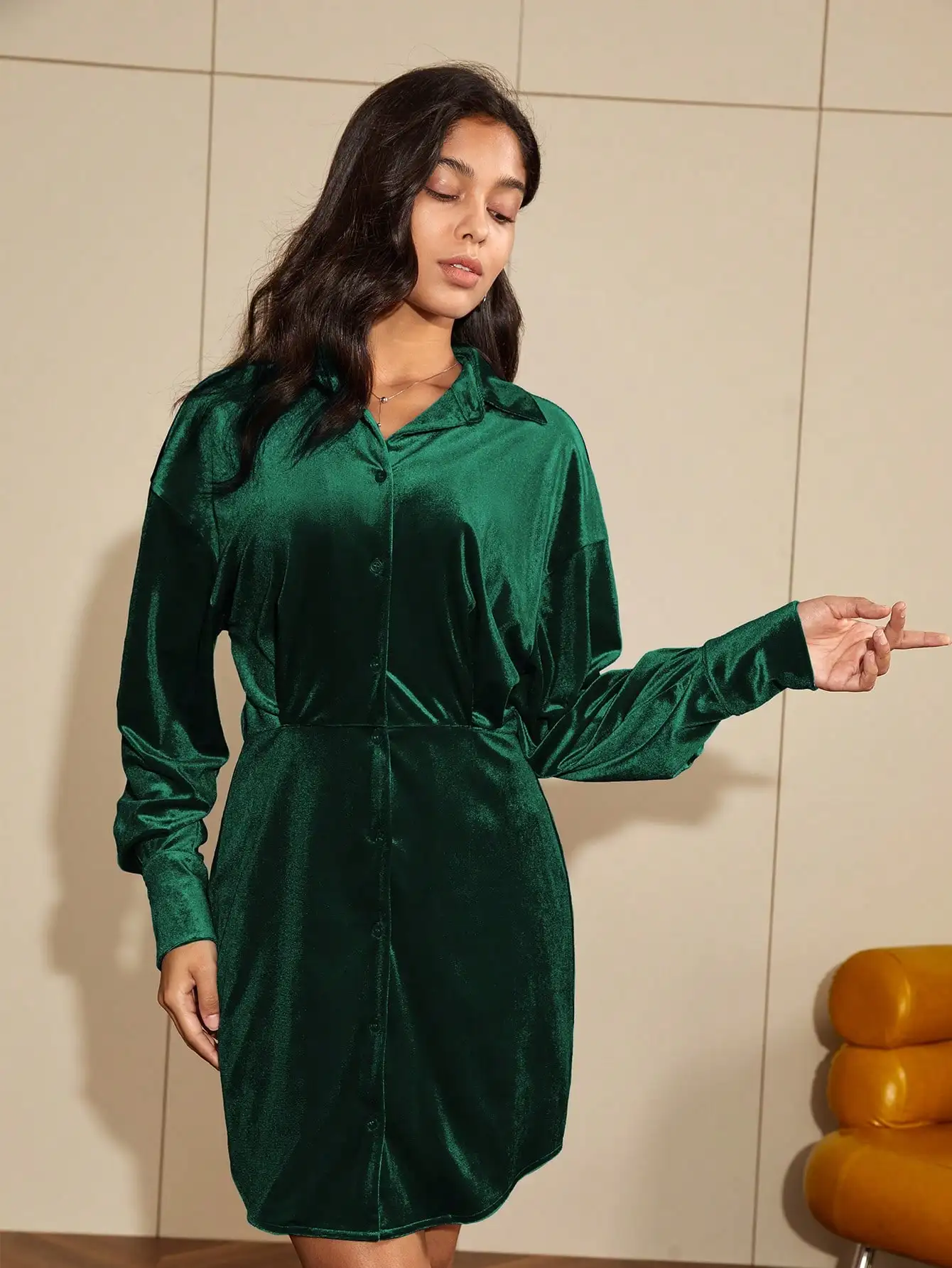 AEL Lady French dress green velvet 2024 autumn style long-sleeved skirt royal sister temperament light workplace wear a small fr