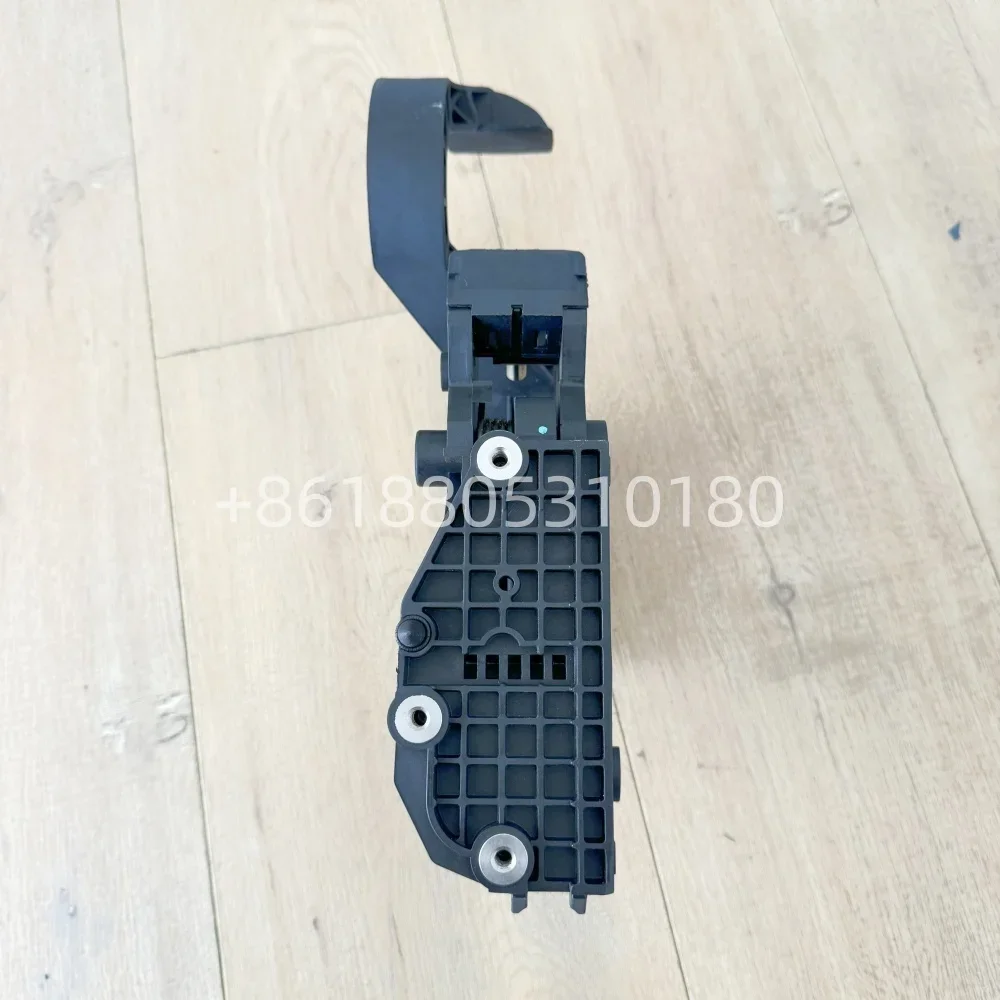 1753411 2007508 1729022 0615901 2395418 Dies gilt für das elektronische Gaspedal von Scania-Lkw. – Detail 5