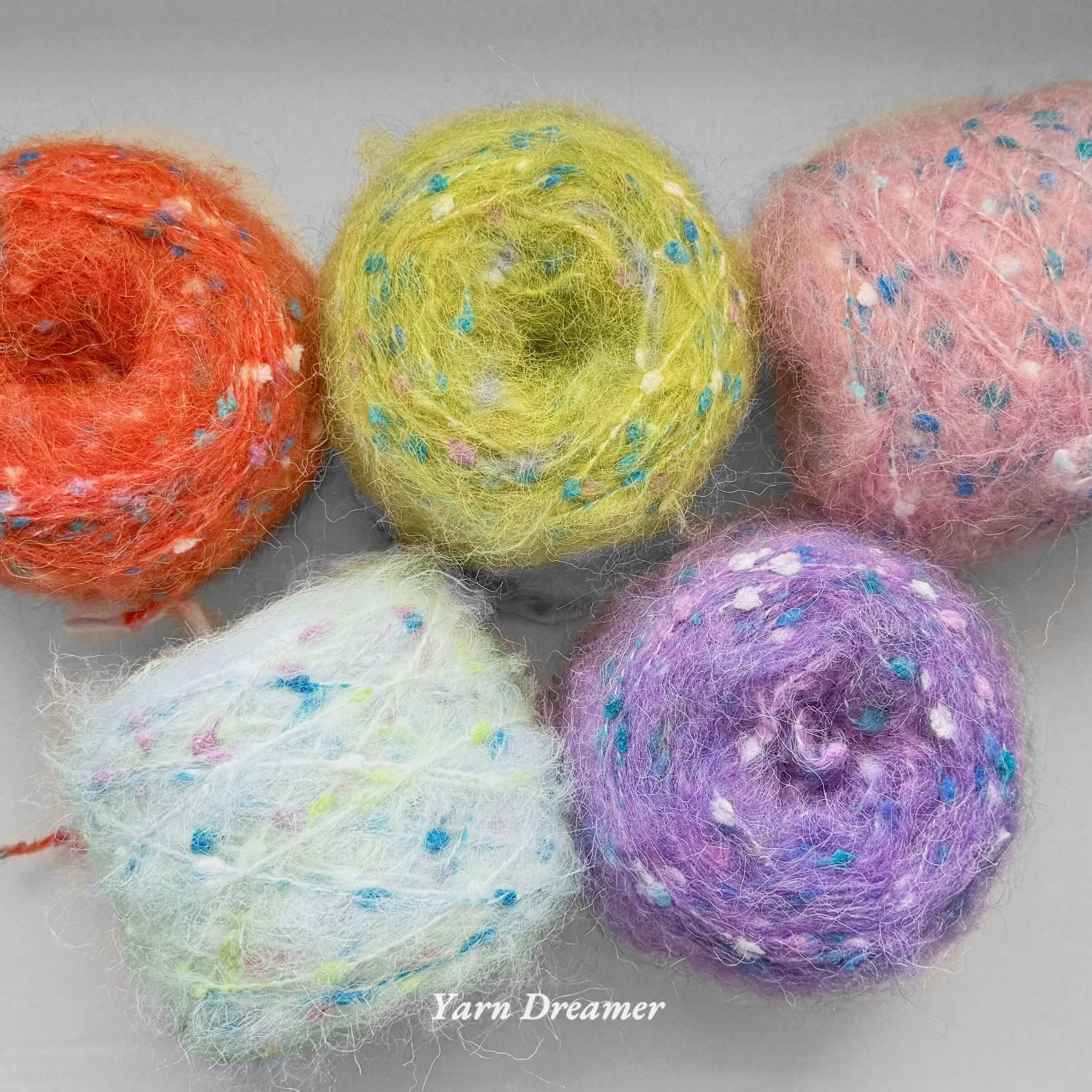 

Colorful Dots Fancy Crochet Yarn in Bulk Mohair Knitting Yarns Fluffy Yarn for Crochet Thread Orange Green Purple Pink Grey