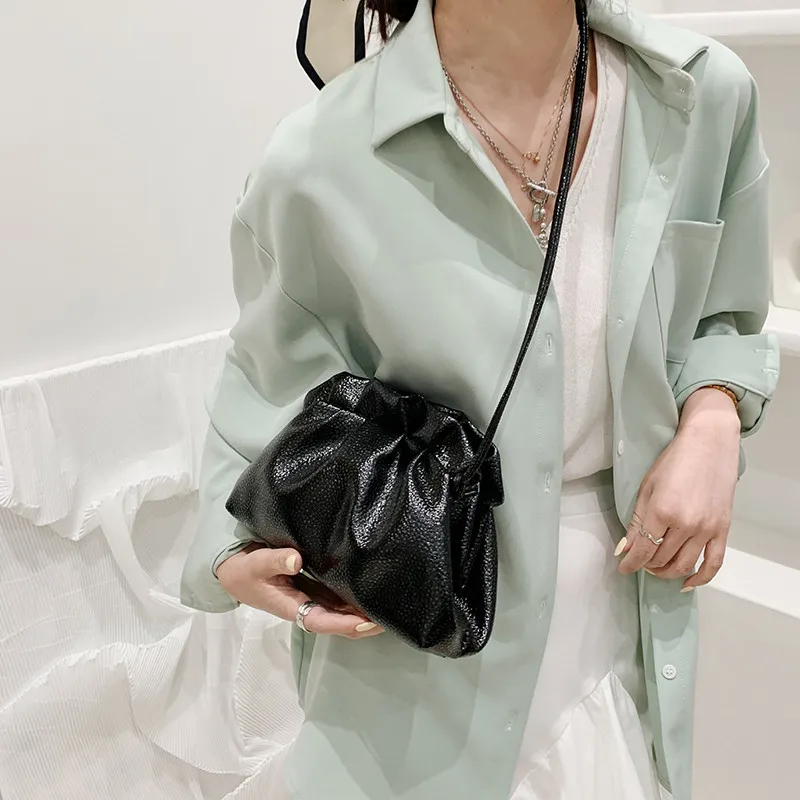 Luxurious Gold Cloud Bag For Women Leather Hobos Retro Cloud Crossbody Bag Small Phone Bag Design Clutch Clip Bag Female Bolsa