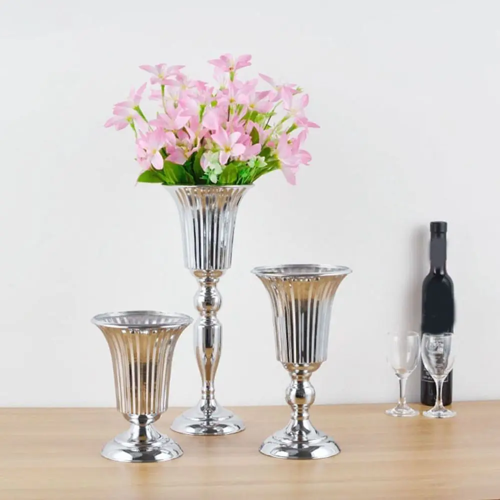 

Creative European Style Metal Trumpet Vases Decorative Golden Wedding Flower Vase Anti-fall Dried Flower Pot Living Room