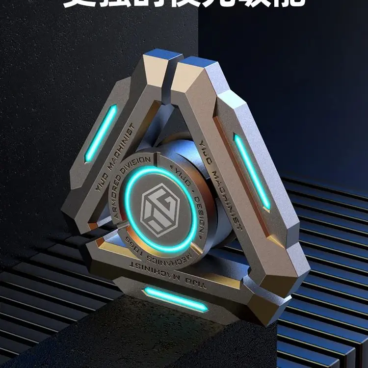 Triangolo in metallo Fidget Spinner Giroscopio portatile Spinner brilla al buio EDC Giocattolo antistress Giroscopio per adulti per bambini