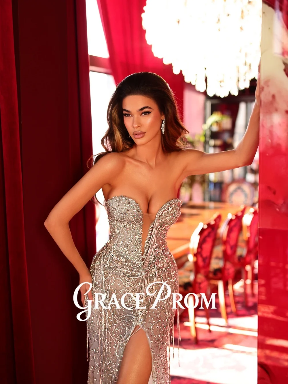 

GraceProm Стильное вечернее платье с v-образным вырезом 2026, блестящее ковровое платье со стразами, модное вечернее платье длиной до пола